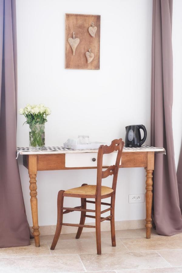 L'Ostal - Bed & Breakfast - Chambres Et Suites De 25 A 40M2 - Spa Saint-Hilaire-dʼOzilhan エクステリア 写真