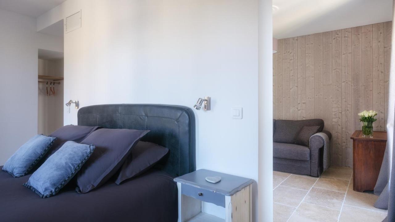 L'Ostal - Bed & Breakfast - Chambres Et Suites De 25 A 40M2 - Spa Saint-Hilaire-dʼOzilhan エクステリア 写真