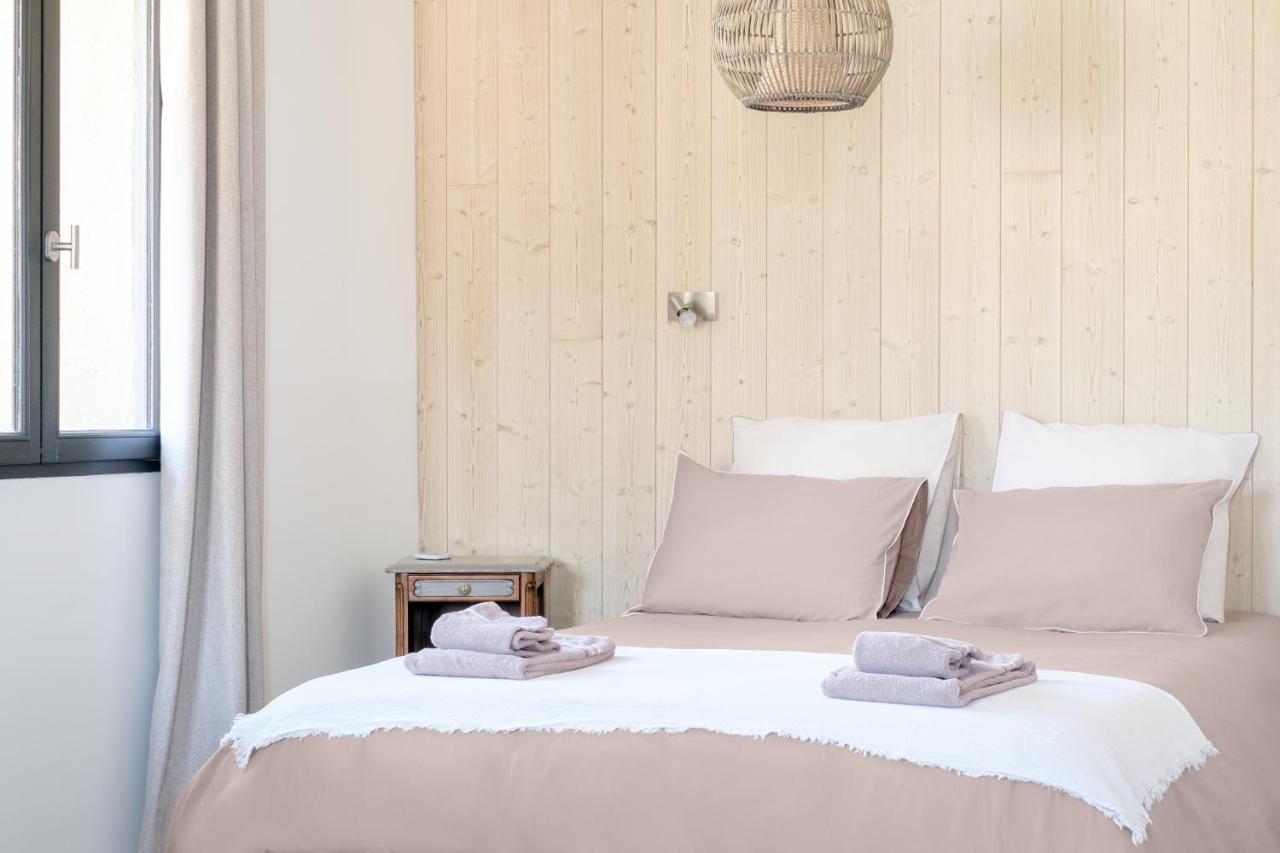L'Ostal - Bed & Breakfast - Chambres Et Suites De 25 A 40M2 - Spa Saint-Hilaire-dʼOzilhan エクステリア 写真