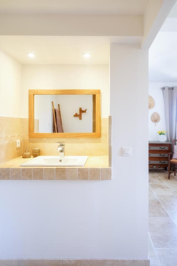 L'Ostal - Bed & Breakfast - Chambres Et Suites De 25 A 40M2 - Spa Saint-Hilaire-dʼOzilhan エクステリア 写真