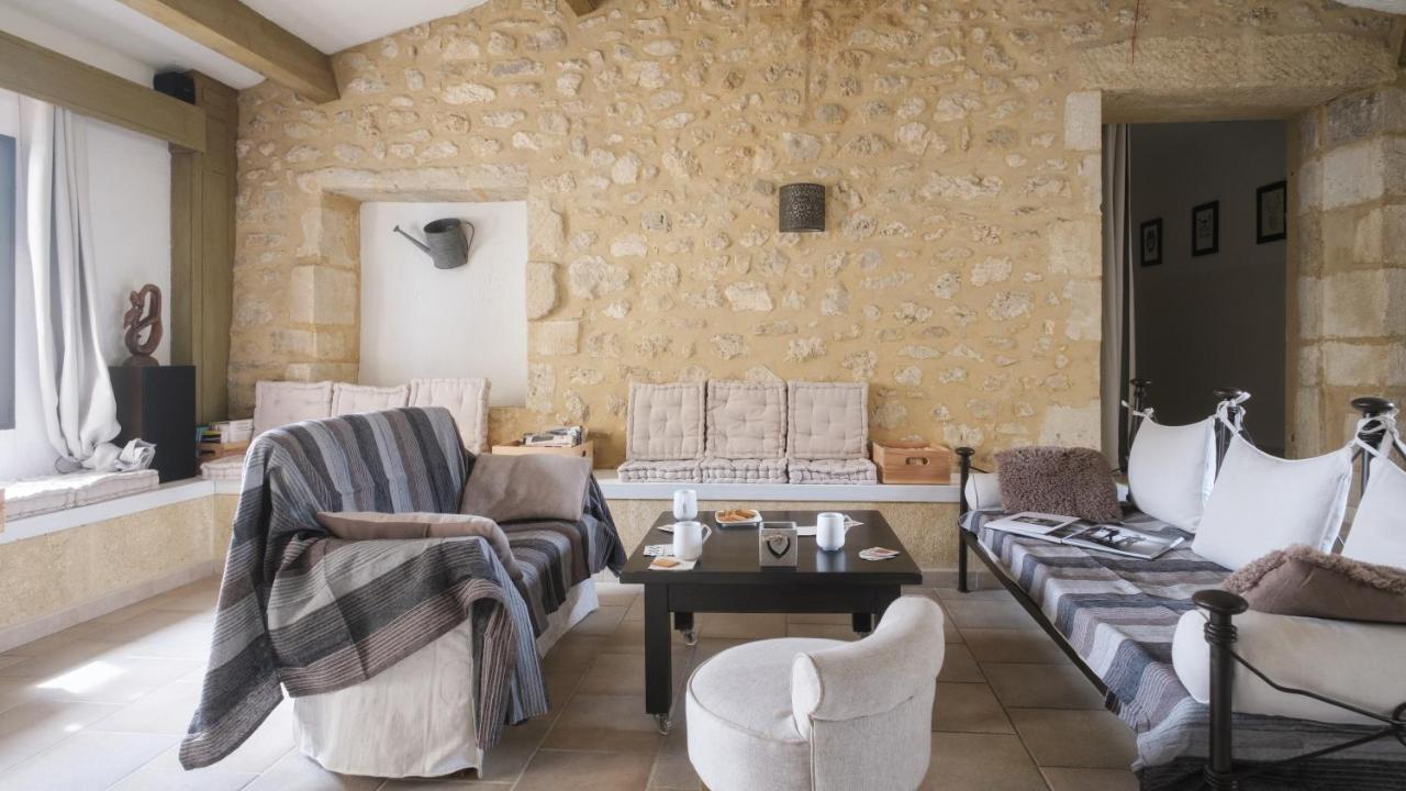 L'Ostal - Bed & Breakfast - Chambres Et Suites De 25 A 40M2 - Spa Saint-Hilaire-dʼOzilhan エクステリア 写真