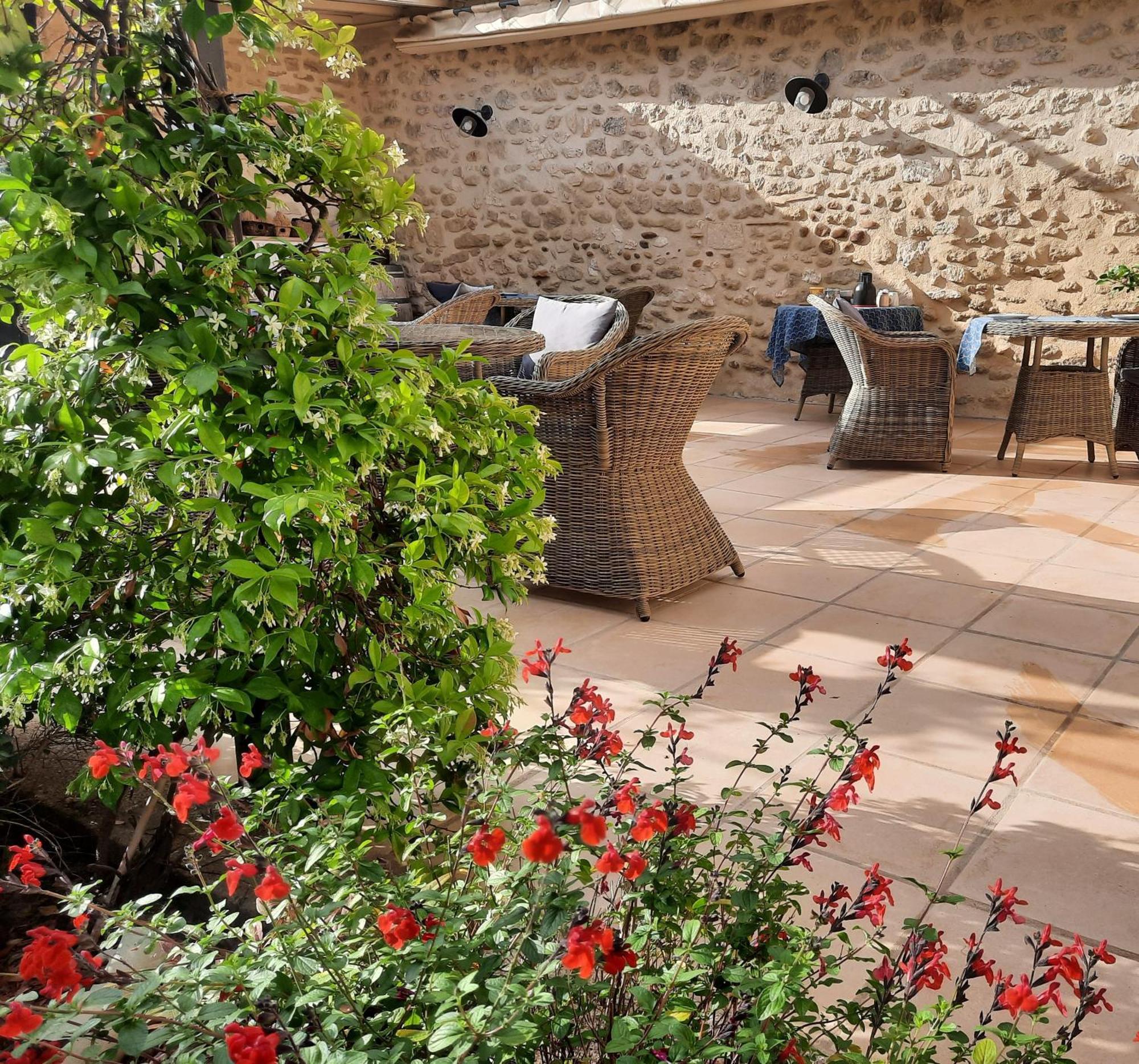L'Ostal - Bed & Breakfast - Chambres Et Suites De 25 A 40M2 - Spa Saint-Hilaire-dʼOzilhan エクステリア 写真